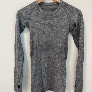 Lululemon Athletica Heather Gray Long Sleeve Running Top